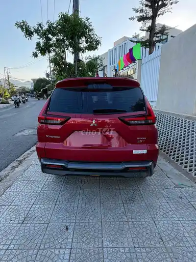 Mitsubishi Xpander Premium, 7 мест, красный