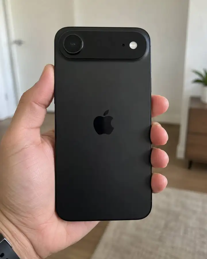 iPhone Air 12/256 ГБ, чёрный