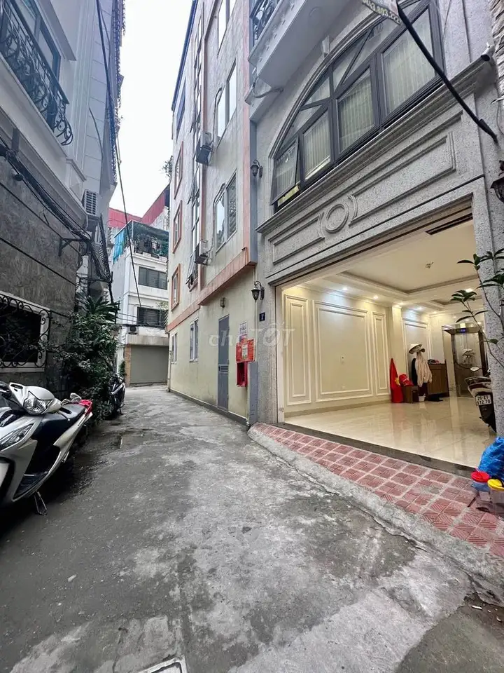 Bán nhà 6 tầng thang máy ô tô vào nhà Long Biên