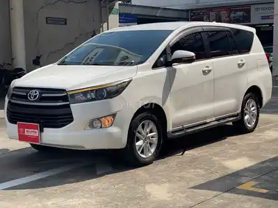 Toyota Innova 2.0E 2019 Белая МКПП - Цена снижается