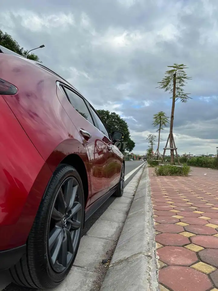Mazda 3 1.5 Sport Premium 2021 Красный 48000 км