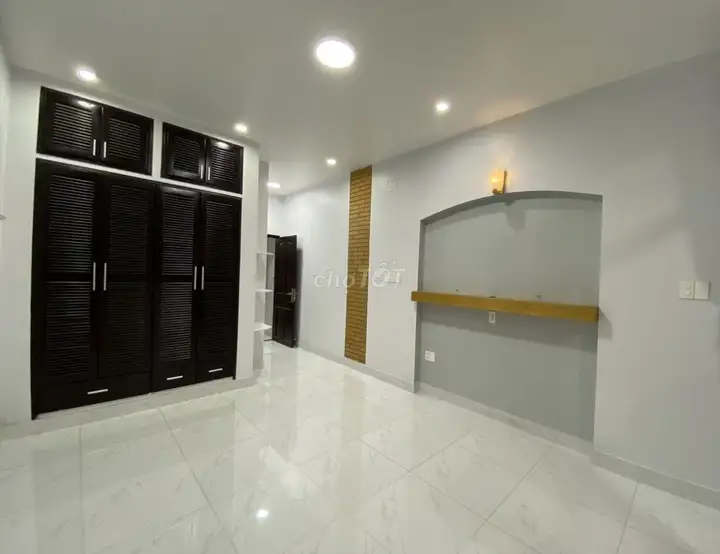 Аренда дома, фасад 42A Hoa Sứ, P.7, Q. Phú Nhuận
