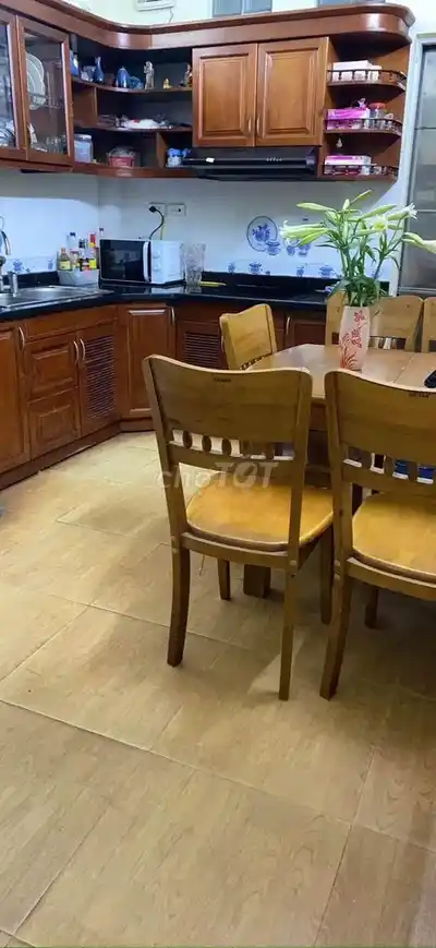 Аренда дома 35 кв.м х 4 этажа в переулке 221 Чунг Кинь, Кау Зяй