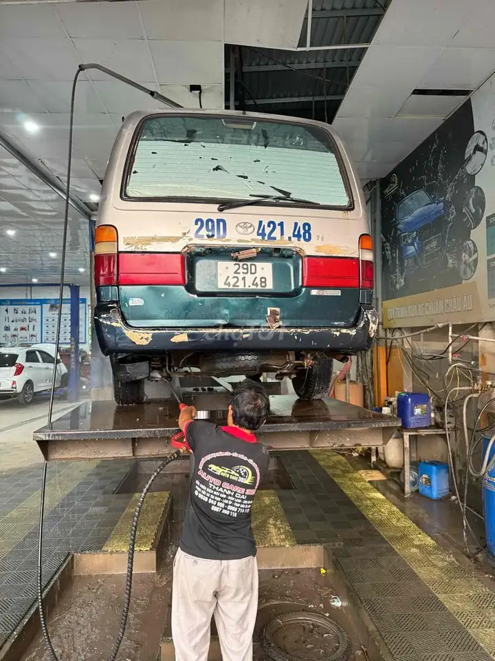 Toyota Hiace грузовой фургон 3 места