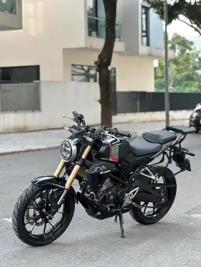 Honda CB150R 2022 5 000 км черный цвет