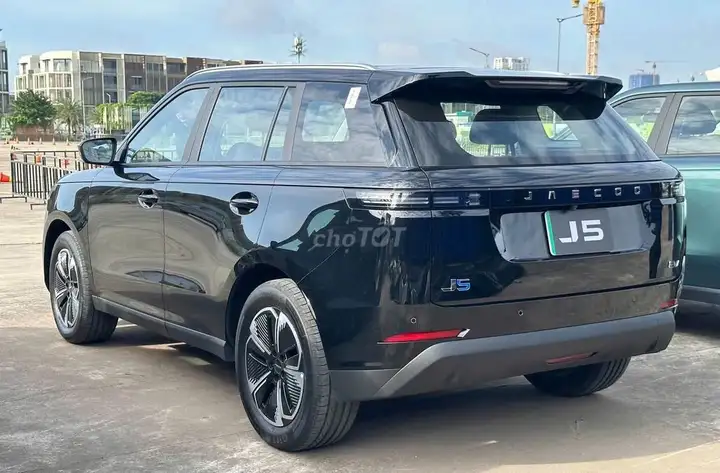 Электрический кроссовер Jaecoo J5 BEV, черный