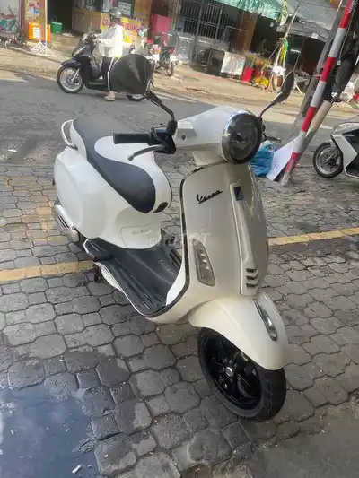 Piaggio Vespa 2015, белый