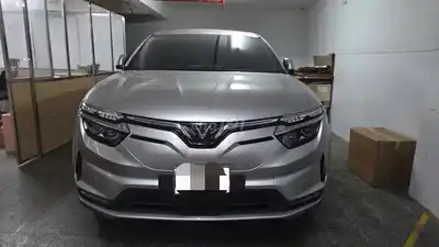 VinFast VF8, Эко 2022, серебро, 42 000 км