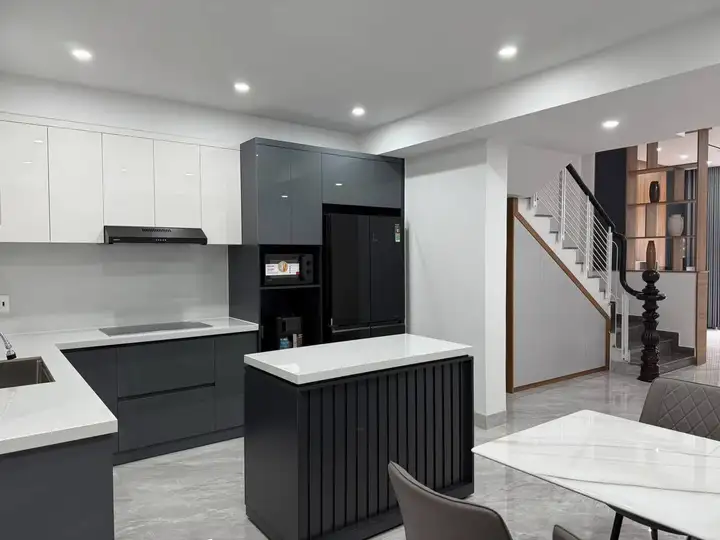 Дом 3 этажа 3 спальни 70 м²