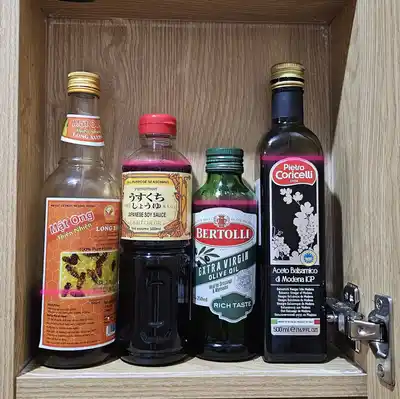 Продукты: мёд, соусы, масла, какао, семена чиа