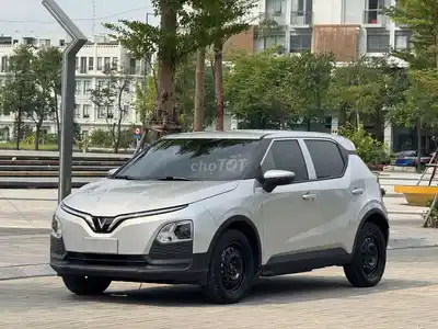 Электромобиль VinFast VF 5 2026 серебристый