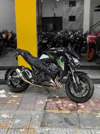 Kawasaki Z800 ABS с множеством аксессуаров