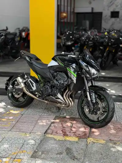 Kawasaki Z800 ABS с множеством аксессуаров