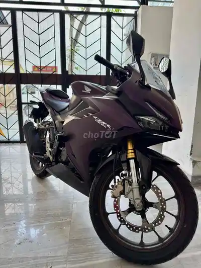 Honda CBR150R 2023 фиолетовый 4.649 км