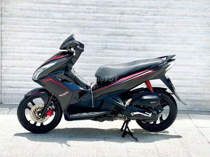 Honda Air Blade 2015, черный, юбилейная версия