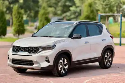 Kia Sonet 2024 1.5 Premium — практически без пробега, 5000 км!
