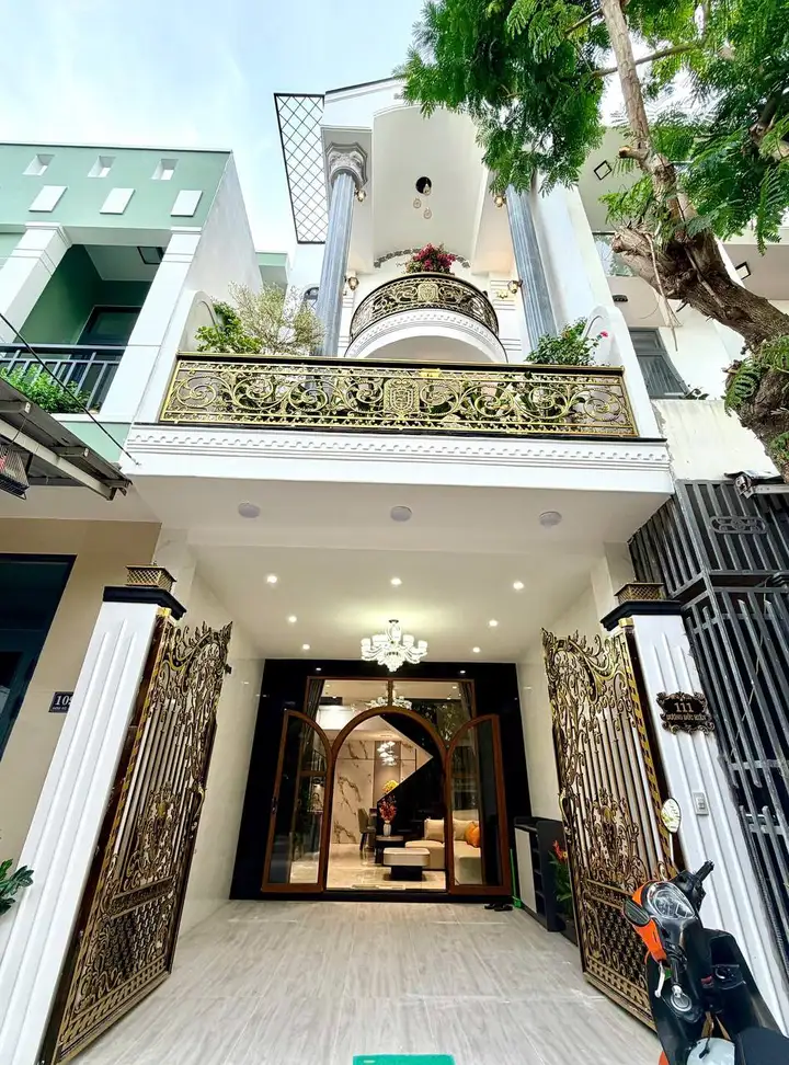 Дом 3 этажа: 3 спальни, 4 санузла, Hoa Minh