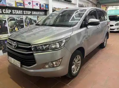 Toyota Innova G 2018 механика серебристая 7 мест