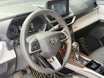 Toyota Veloz 2022 1.5 Автомат 8,6 тыс. км Белый