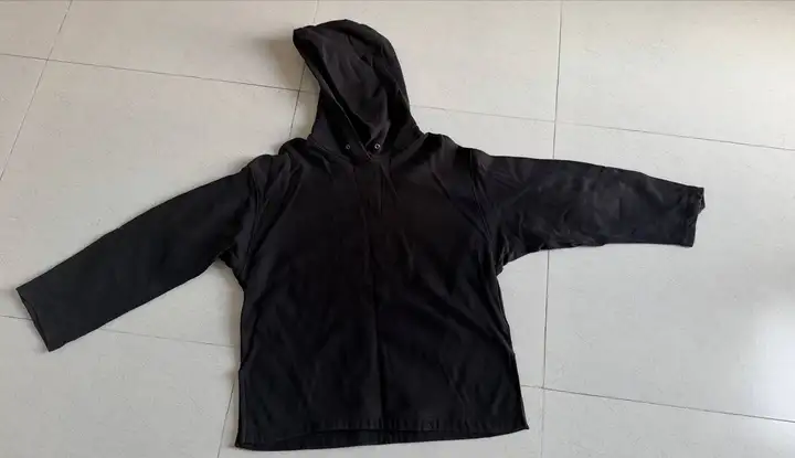 Лонгслив, куртка North Face, толстовка Uniqlo, панама