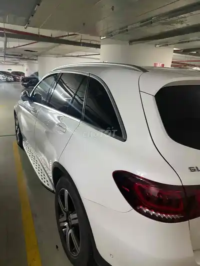 Mercedes-Benz GLC 200 4Matic, белый, 86 000 км