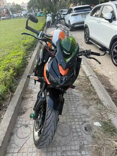 Kawasaki Z1000 2013 чёрно-оранжевый, новый пластик