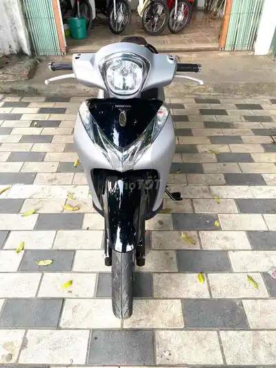 Honda SH, модель 125 куб. см, спорт, 2019, серый, серебристый,