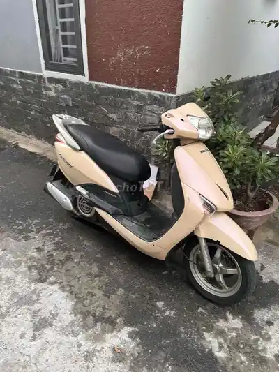 Honda Lead, кремово-желтый