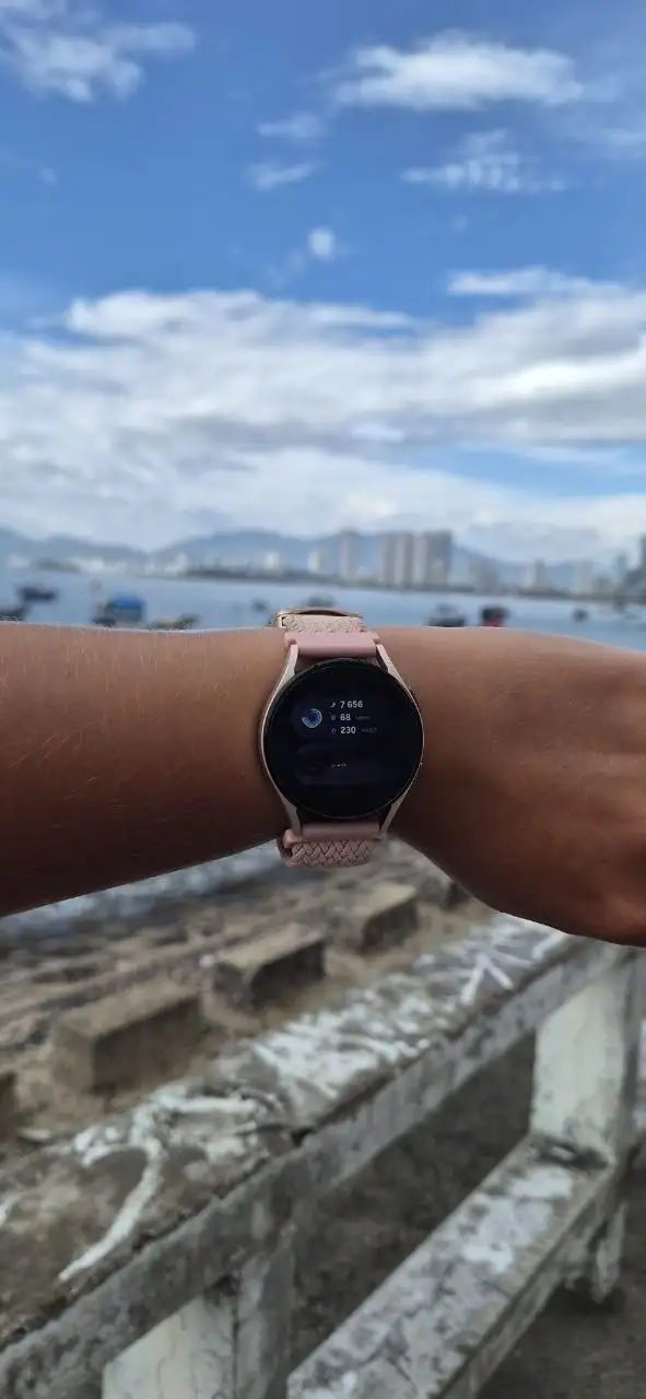 Смарт-часы Samsung Galaxy Watch 4