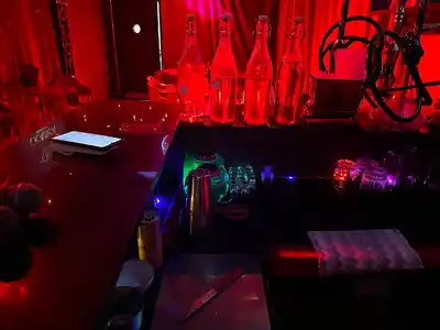 Действующий караоке-бар
