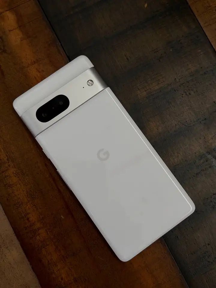 Google Pixel 8 Pro 128 ГБ, Google Pixel 7 128 ГБ, кроссовки Mizuno, чайный набор