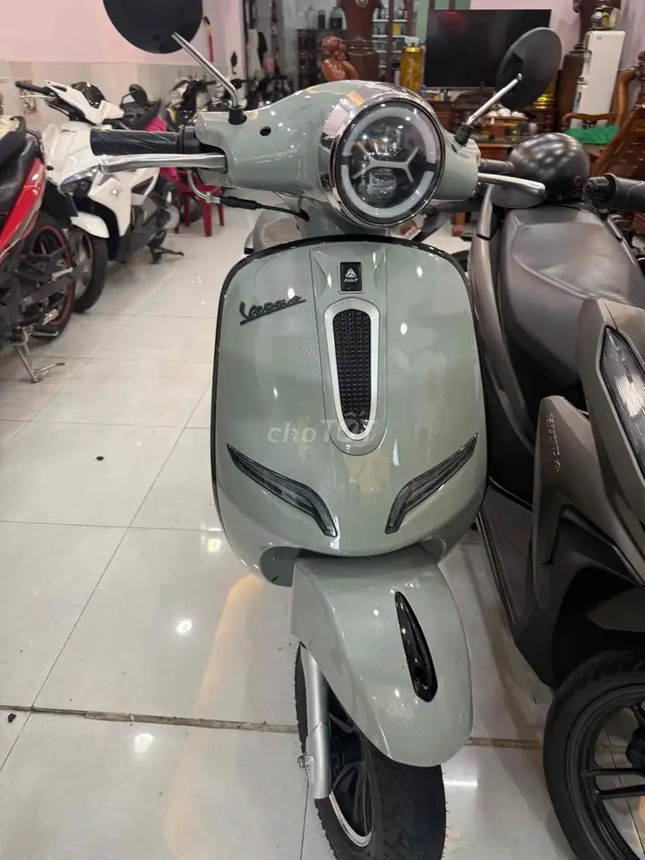 Vespa 50cc, серо-стальной