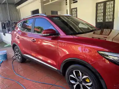 MG ZS красный