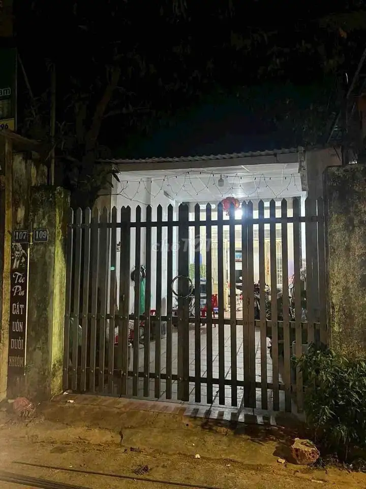 Дом с антресолью, 109 Pham Quang Anh
