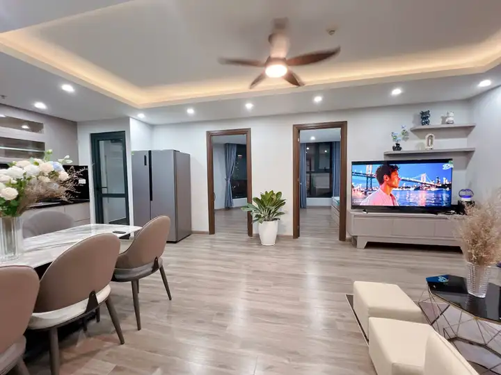 Новая квартира в центре, HUD, 90м, 3 спальни