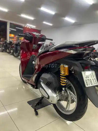 Honda SH 150 2022, красный