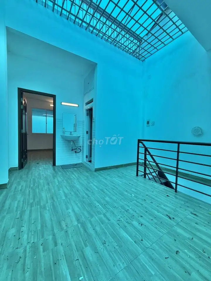 Дом с фасадом в Тан Фу, 4.1x28м, 2 этажа, 9.8 млрд