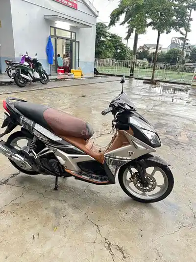 Скутер Yamaha Nouvo LX автоматический коричневый, черный, белый