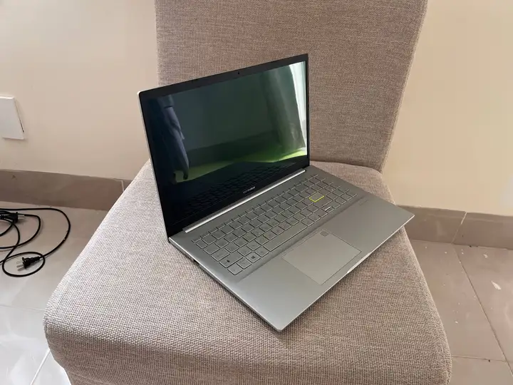 ASUS VivoBook 15 X513EA
