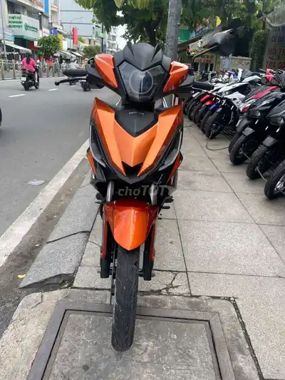 Honda Winner 2018 оранжево-черный