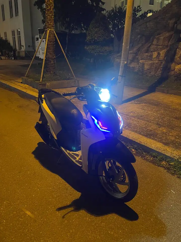 Скутер Honda Vision 2016
