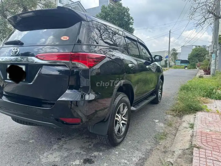 Toyota Fortuner 2017 2.7 AT бензин черный