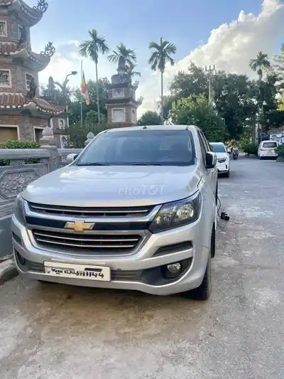 Chevrolet Colorado 2019 Серебристый