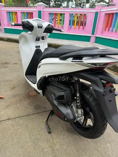 Honda SH 350i 2023 Белый 6000 км