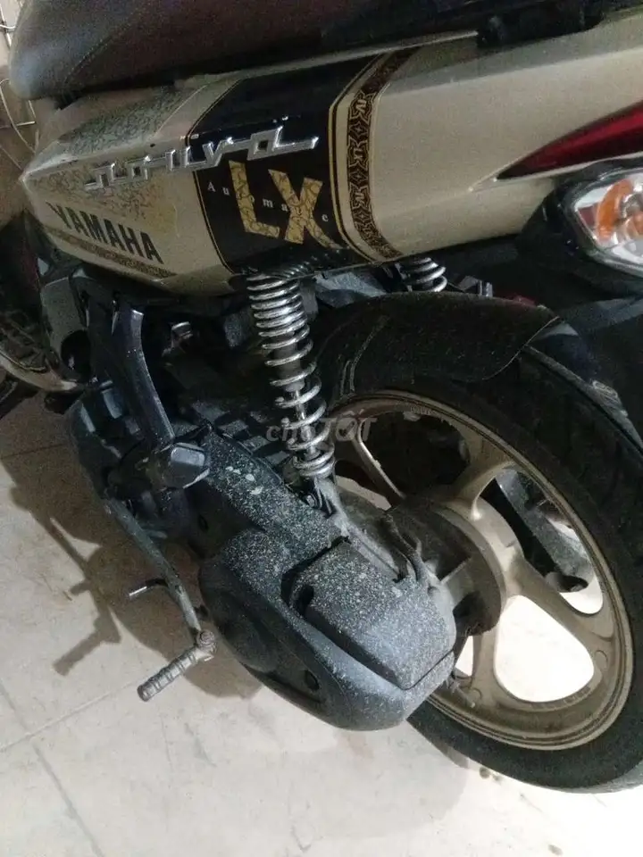 Yamaha Novo 4, черный, медно-золотой