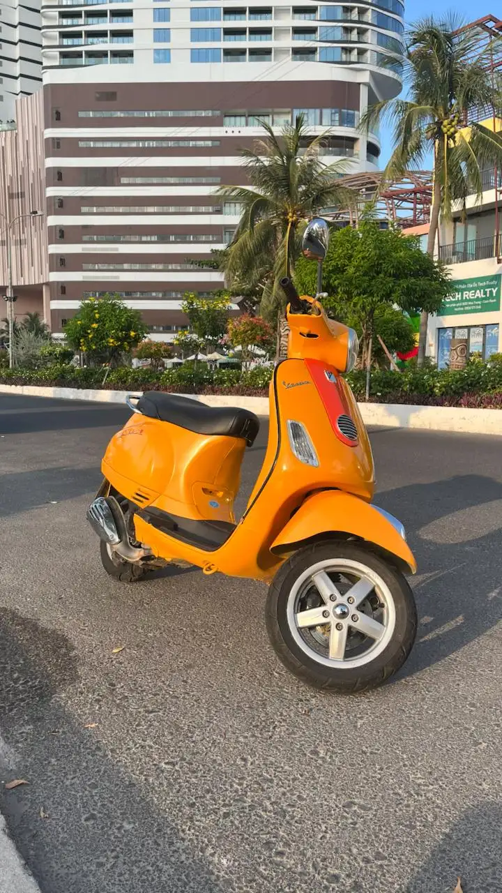 Vespa LX 125