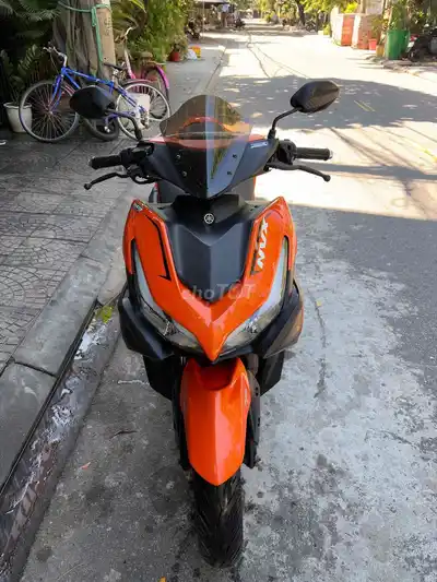 Yamaha NVX 2021 оранжево-чёрный