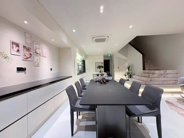 Вилла 3 этажа 4 спальни 220 м²