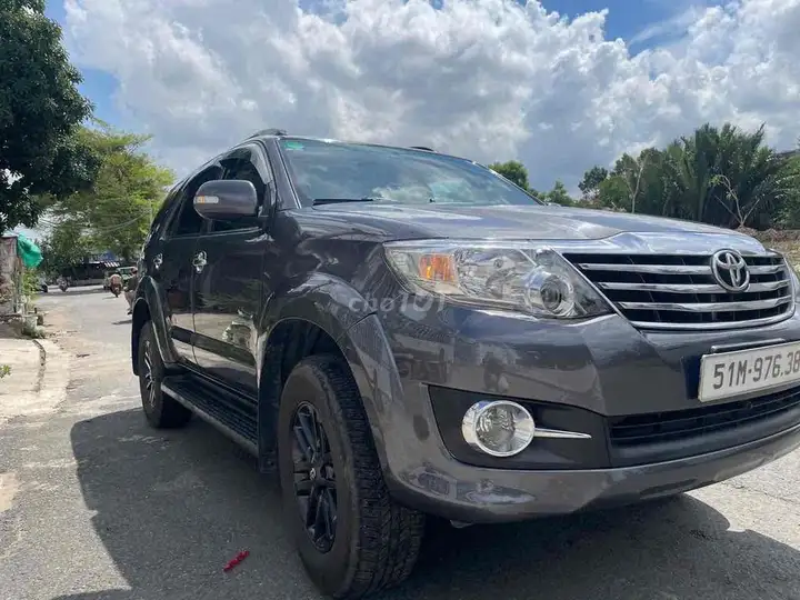 Toyota Fortuner 2015, 1 привод, бензин, стандарт, серый