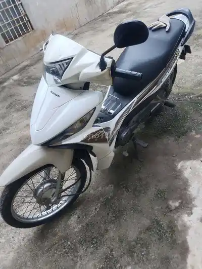 Honda Wave RSX 2015 белый